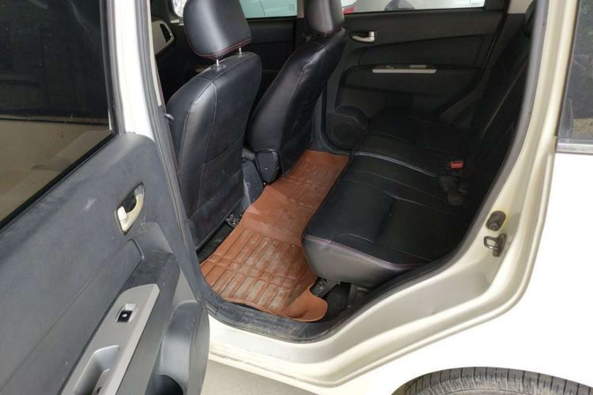 Used CHANGAN OSHAN Olisway 2013 1.2L Manual Elite Model Left Rear Seat