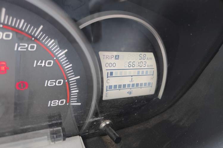 Used CHANGAN OSHAN Olisway 2013 1.4L Manual Jingxiang Model Odometer Close Up