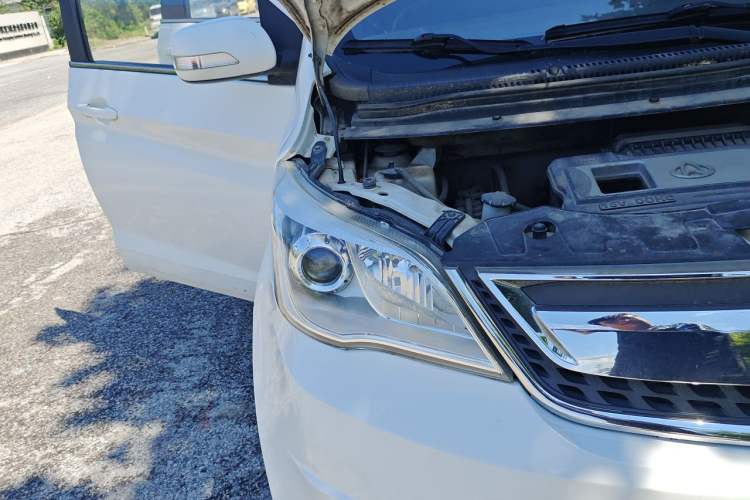 Used CHANGAN OSHAN Olisway 2013 1.2L Manual Elite Model Right Front Headlight