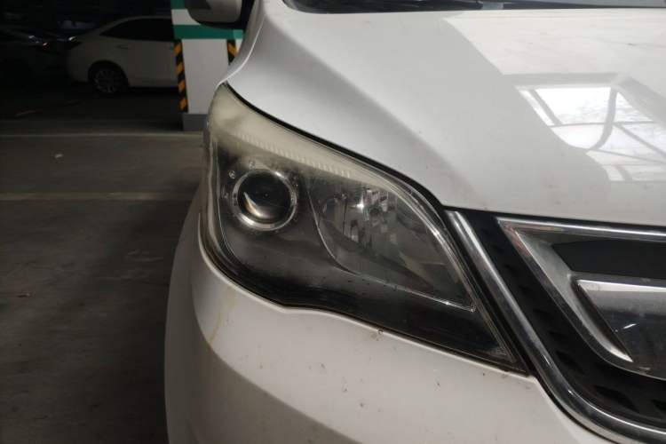 Used CHANGAN OSHAN Olisway 2013 1.2L Manual Elite Model Right Front Headlight