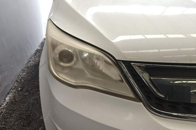 Used CHANGAN OSHAN Olisway 2013 1.2L Manual Elite Model Right Front Headlight