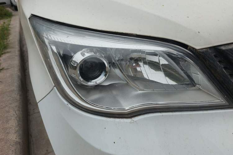 Used CHANGAN OSHAN Olisway 2013 1.2L Manual Elite Model Right Front Headlight