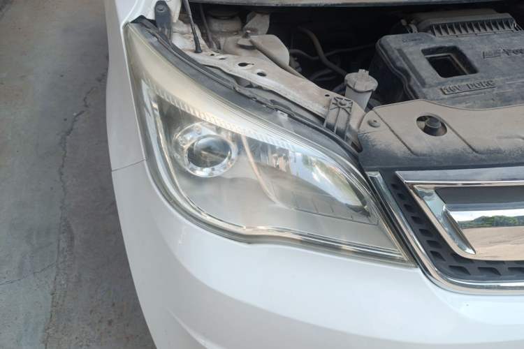 Used CHANGAN OSHAN Olisway 2013 1.2L Manual Elite Model Right Front Headlight