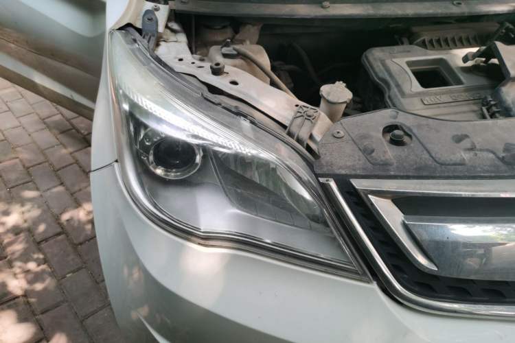 Used CHANGAN OSHAN Olisway 2013 1.2L Manual Elite Model Right Front Headlight