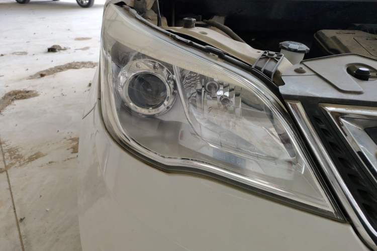 Used CHANGAN OSHAN Olisway 2013 1.2L Manual Elite Model Right Front Headlight