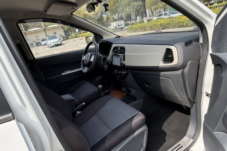 Used CHANGAN OSHAN Olisway 2013 1.2L Manual Elite Model Right Front Seat
