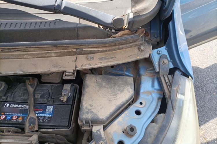 Used CHANGAN OSHAN Olisway 2014 1.4L AMT Luxury Model Engine Bay Left
