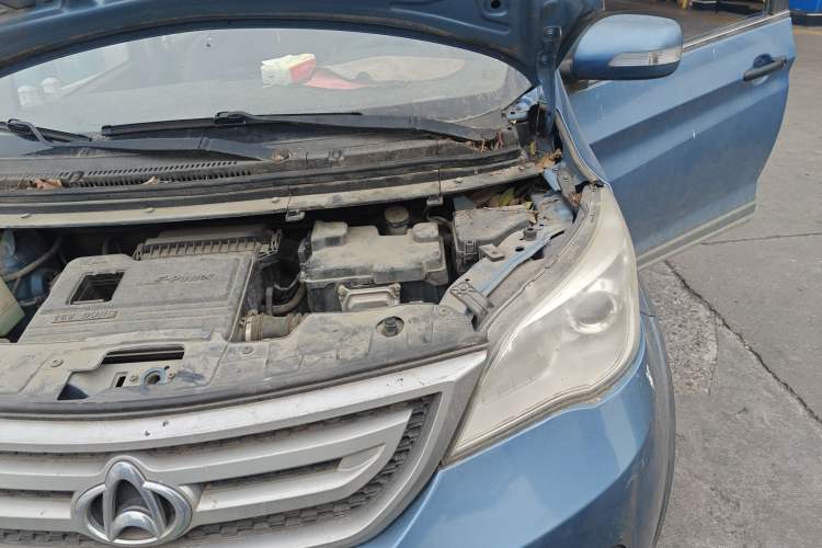 Used CHANGAN OSHAN Olisway 2014 1.4L AMT Luxury Model Engine Bay Left