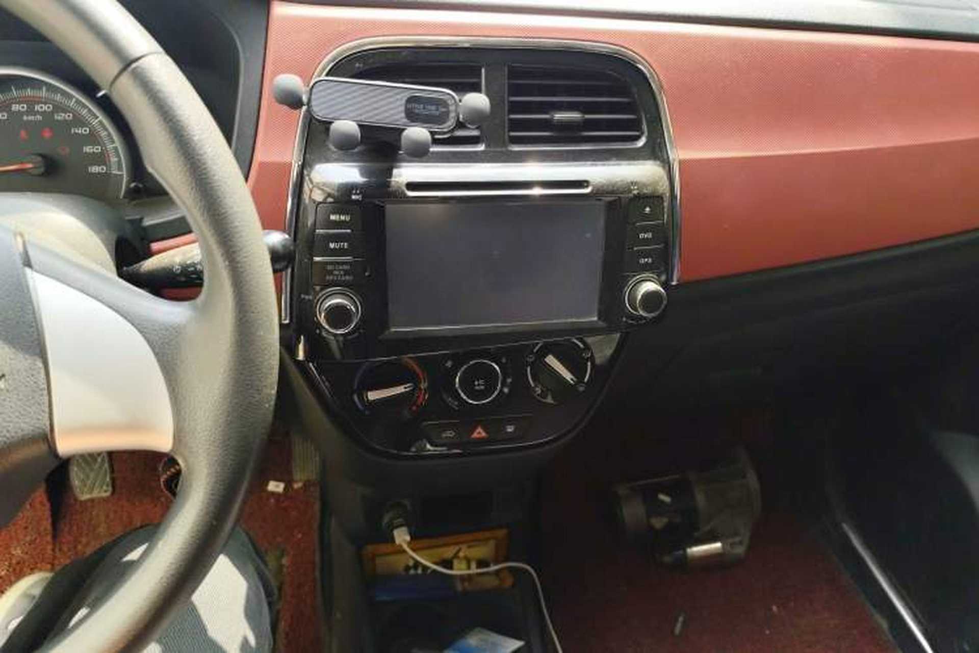 Used CHANGAN OSHAN Olisway 2014 X6 1.4L Manual Luxury Model Audio And AC Panel