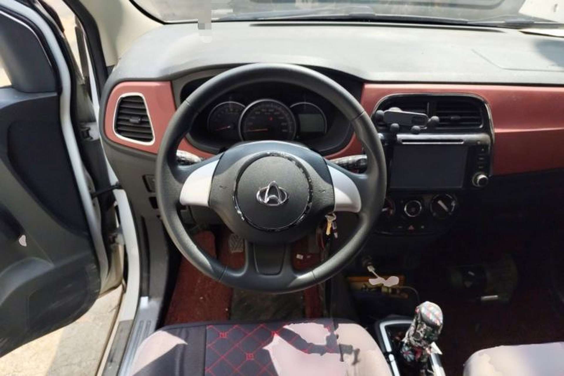 Used CHANGAN OSHAN Olisway 2014 X6 1.4L Manual Luxury Model Steering Wheel