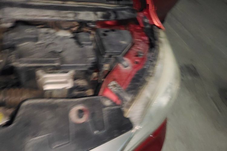 Used CHANGAN OSHAN Olisway 2014 1.4L AMT Luxury Model Engine Bay Left