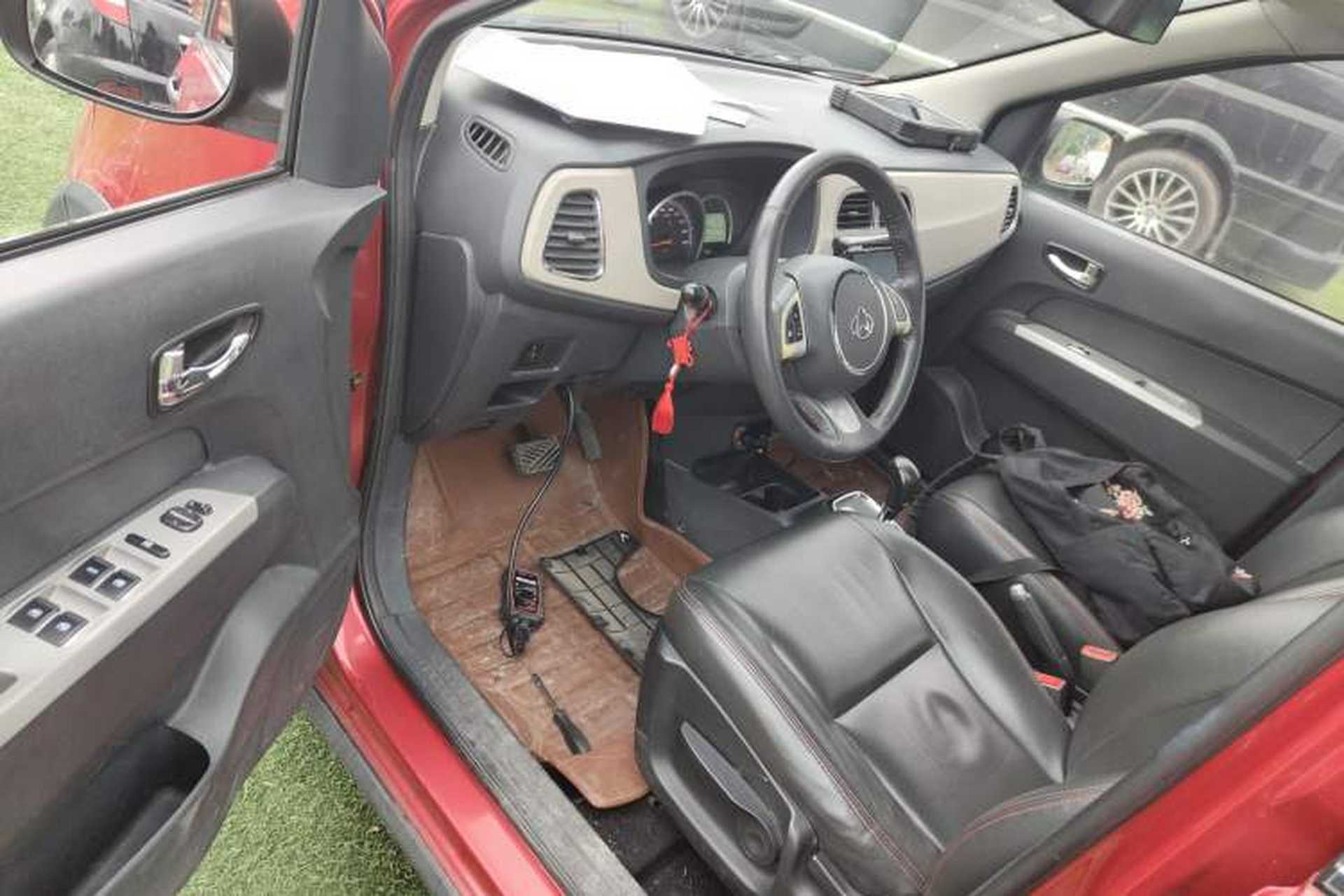Used CHANGAN OSHAN Olisway 2014 1.4L AMT Luxury Model Interior 3