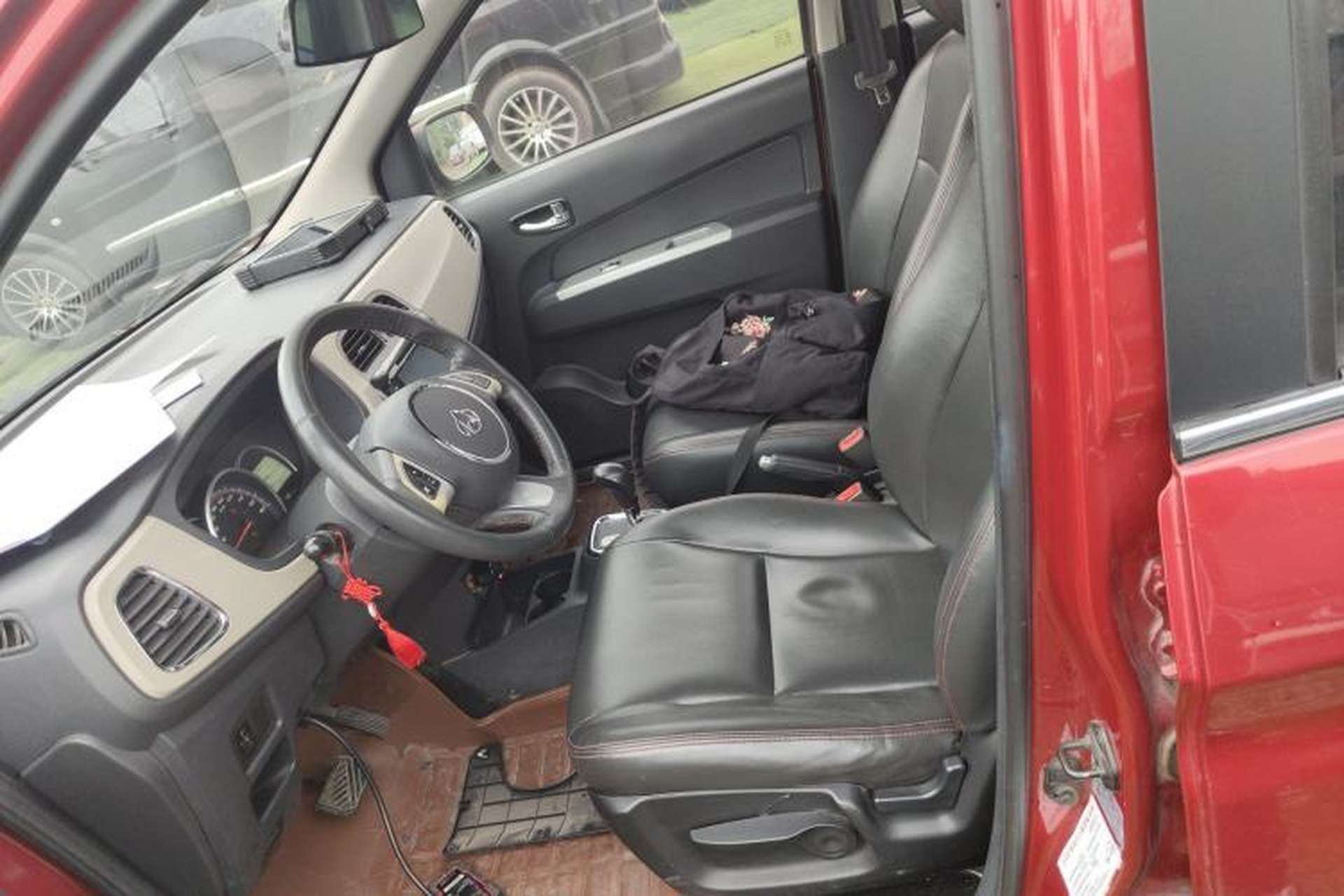 Used CHANGAN OSHAN Olisway 2014 1.4L AMT Luxury Model Left Front Seat