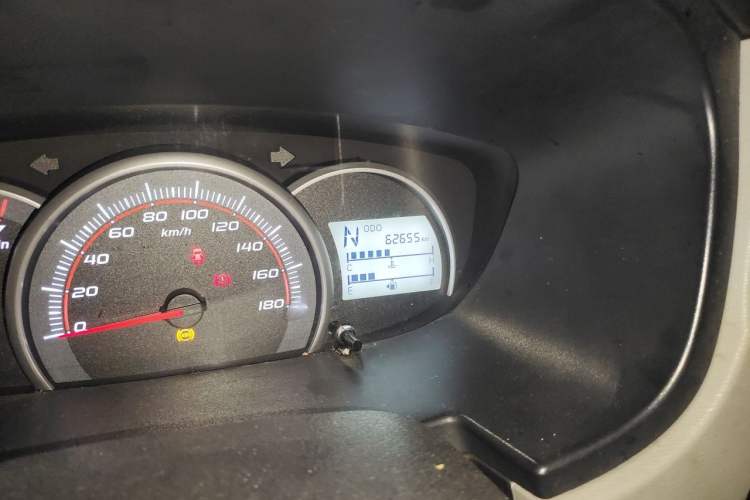 Used CHANGAN OSHAN Olisway 2014 1.4L AMT Luxury Model Odometer Close Up