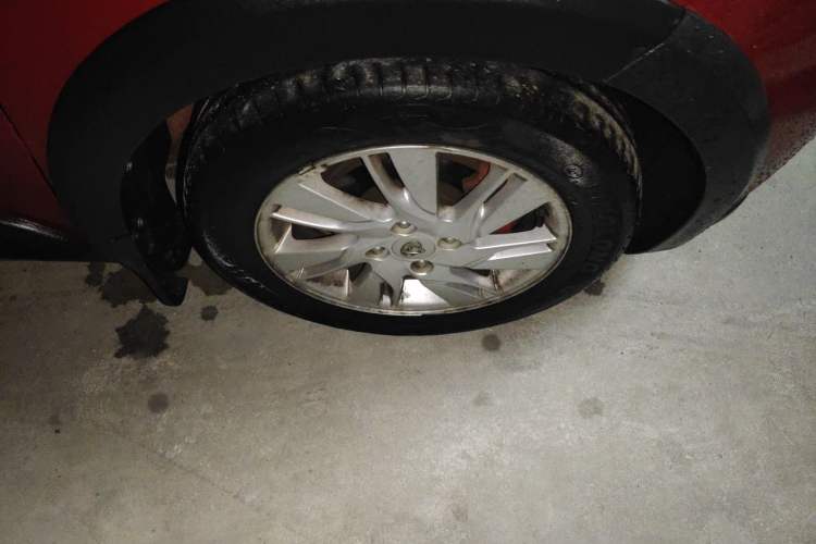 Used CHANGAN OSHAN Olisway 2014 1.4L AMT Luxury Model Right Front Wheel Hub