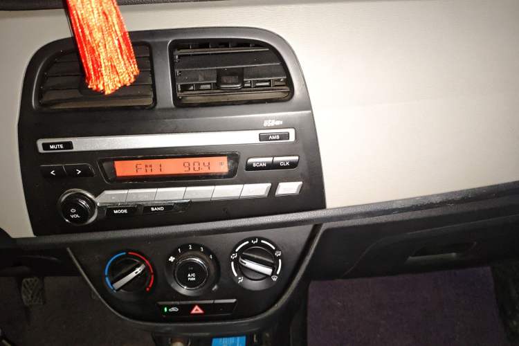 Used CHANGAN OSHAN Olisway 2015 1.2L Manual Enjoyment Model Audio And AC Panel