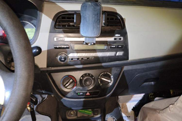 Used CHANGAN OSHAN Olisway 2015 1.2L Manual Enjoyment Model Audio And AC Panel