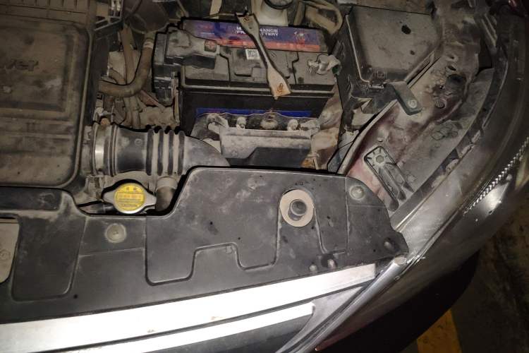 Used CHANGAN OSHAN Olisway 2015 1.2L Manual Enjoyment Model Engine Bay Left