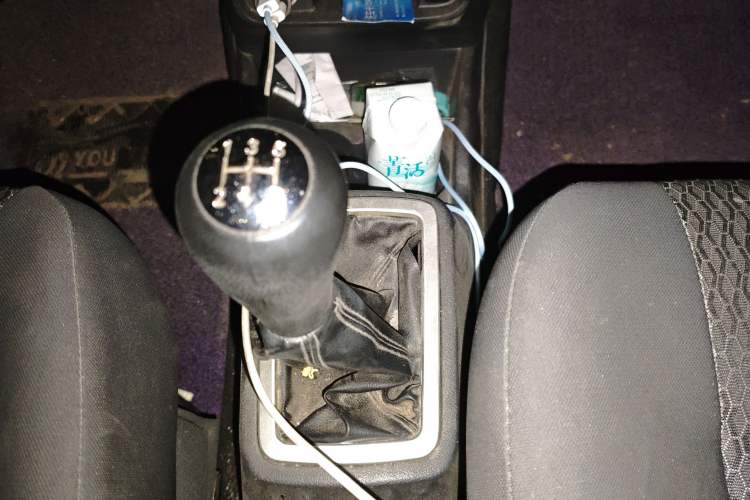 Used CHANGAN OSHAN Olisway 2015 1.2L Manual Enjoyment Model Gear Lever