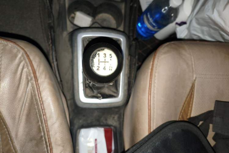 Used CHANGAN OSHAN Olisway 2015 1.2L Manual Enjoyment Model Gear Lever