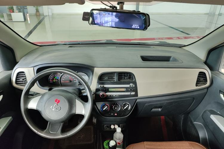 Used CHANGAN OSHAN Olisway 2015 1.2L Manual Enjoyment Model Center Console
