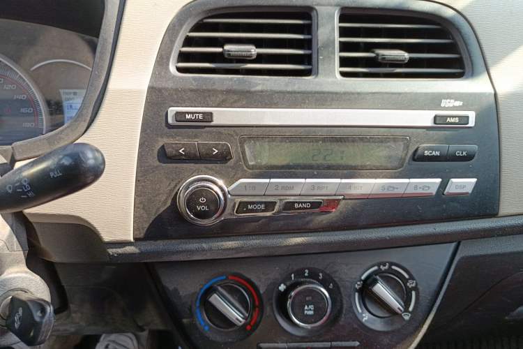 Used CHANGAN OSHAN Olisway 2015 1.2L Manual Enjoyment Model Audio And AC Panel