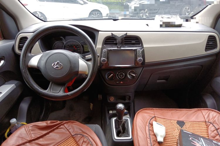 Used CHANGAN OSHAN Olisway 2015 1.2L Manual Enjoyment Model Center Console