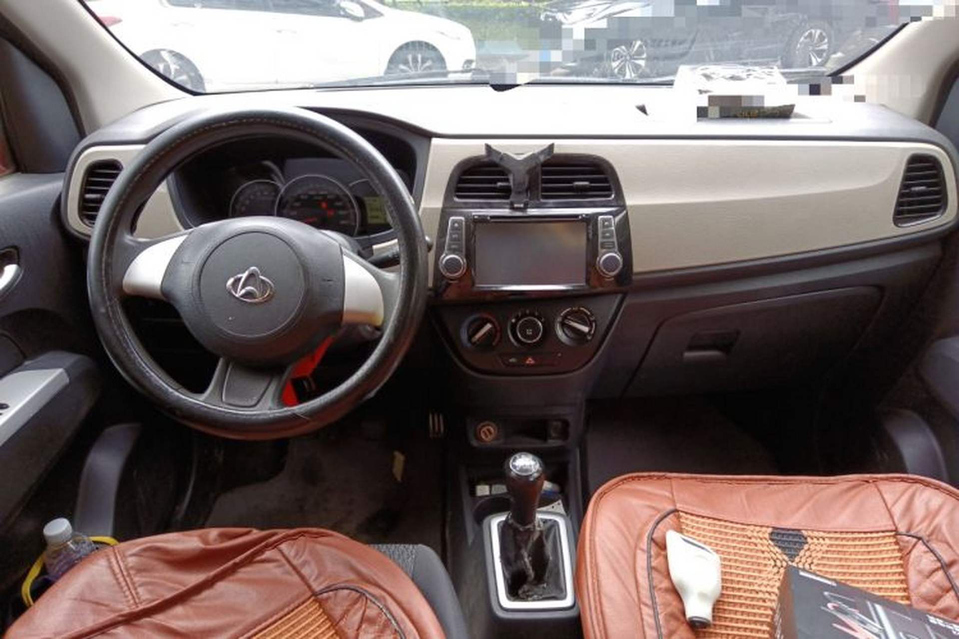 Used CHANGAN OSHAN Olisway 2015 1.2L Manual Enjoyment Model Center Console