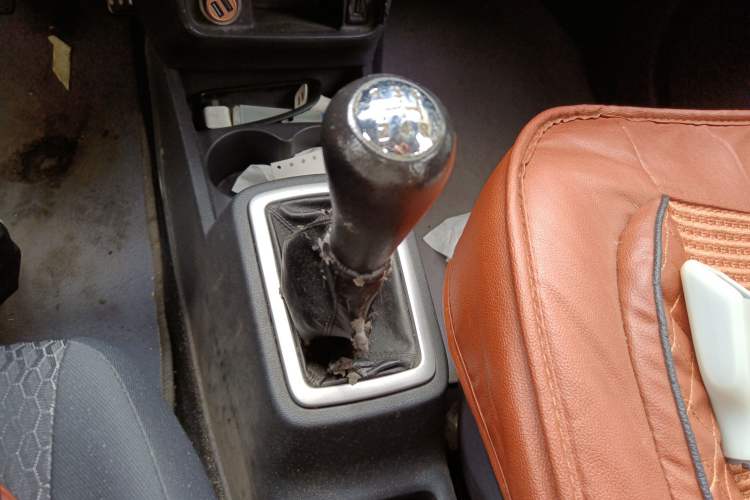 Used CHANGAN OSHAN Olisway 2015 1.2L Manual Enjoyment Model Gear Lever