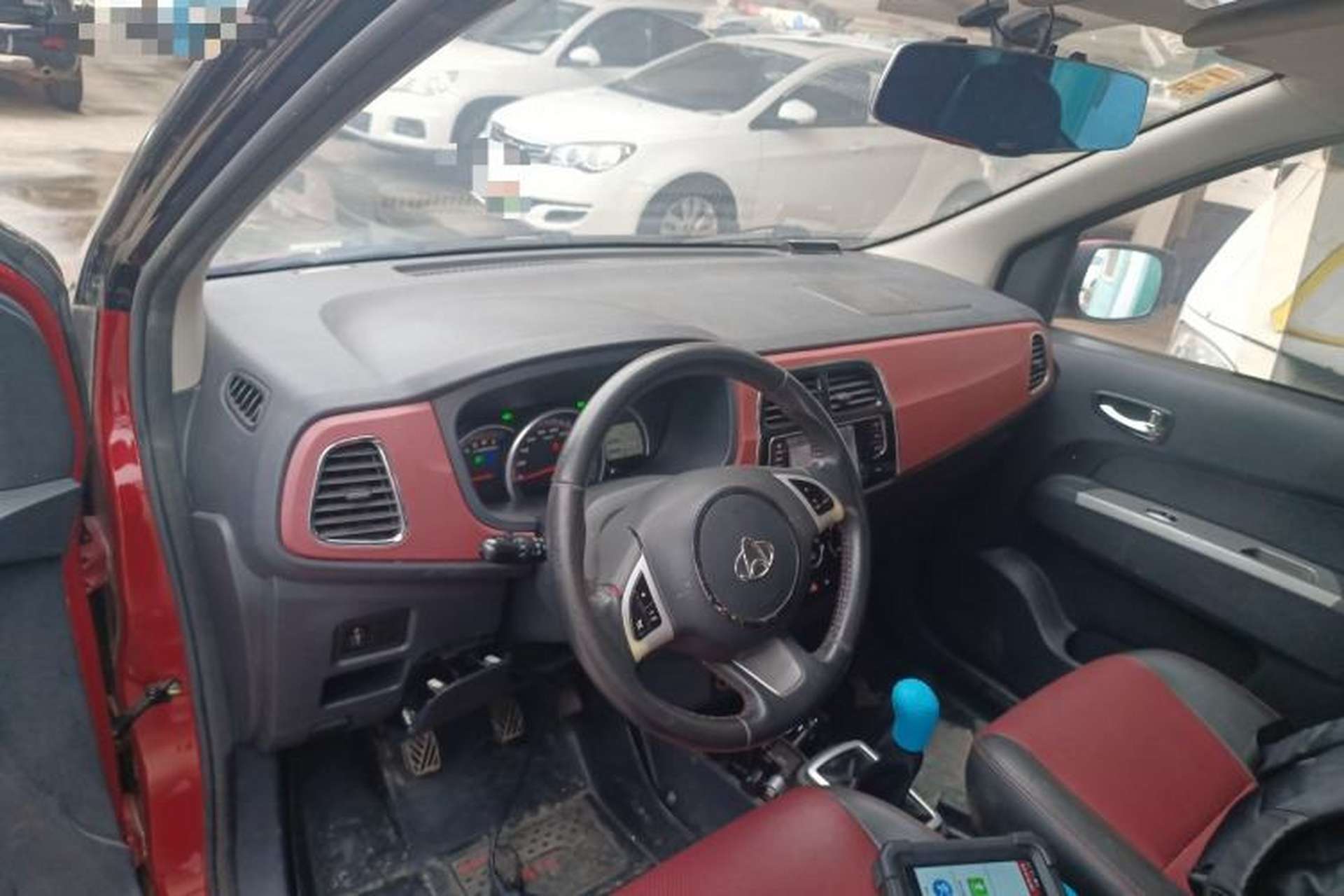 Used CHANGAN OSHAN Olisway 2015 X6 1.4L Manual Mount Everest Edition Interior 2