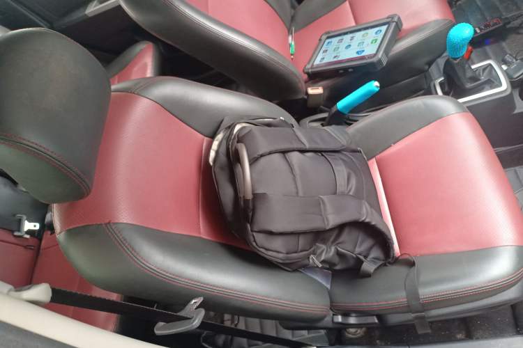 Used CHANGAN OSHAN Olisway 2015 X6 1.4L Manual Mount Everest Edition Right Front Seat
