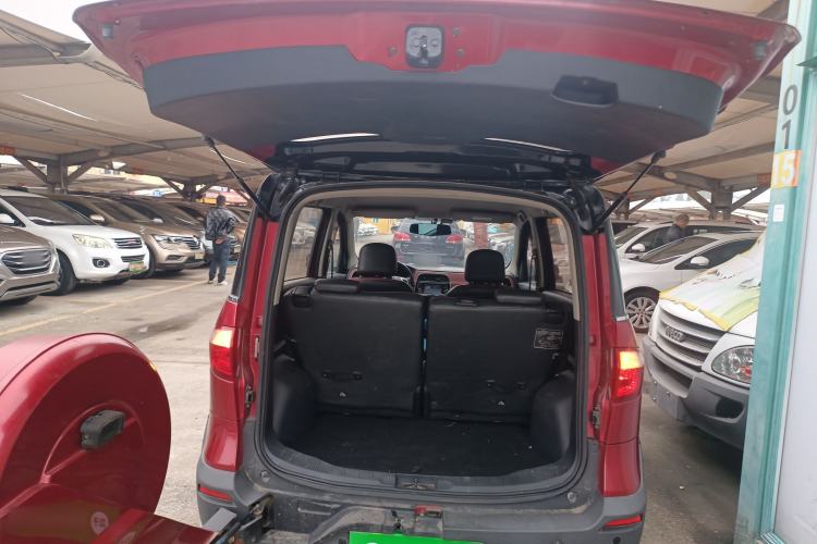 Used CHANGAN OSHAN Olisway 2015 X6 1.4L Manual Mount Everest Edition Trunk