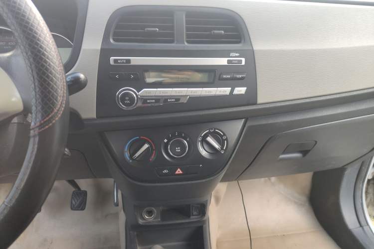 Used CHANGAN OSHAN Olisway 2015 1.2L Manual Enjoyment Model Audio And AC Panel