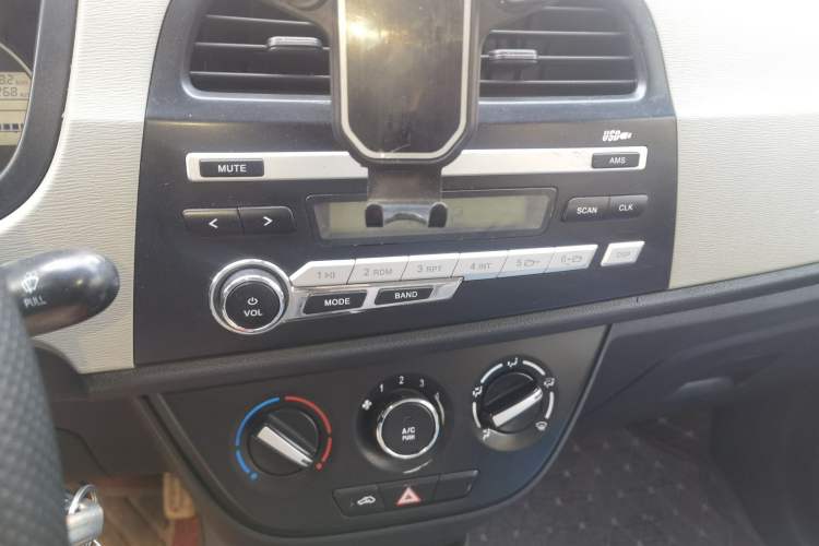 Used CHANGAN OSHAN Olisway 2015 1.2L Manual Enjoyment Model Audio And AC Panel