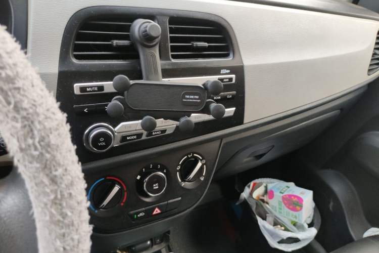Used CHANGAN OSHAN Olisway 2015 1.2L Manual Enjoyment Model Audio And AC Panel