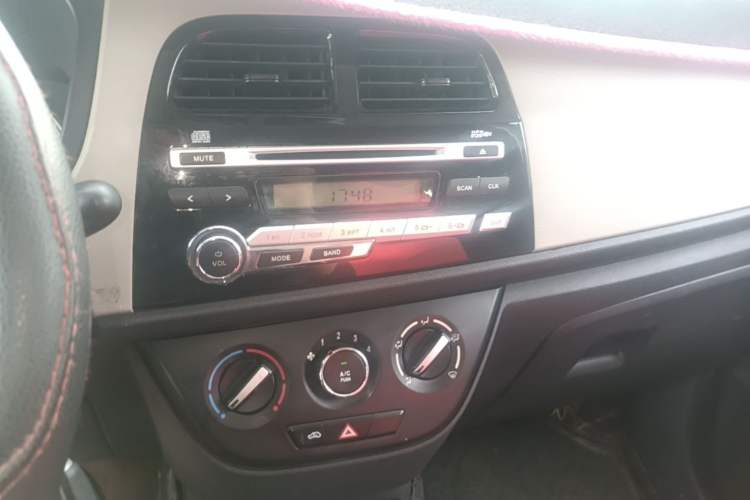 Used CHANGAN OSHAN Olisway 2015 1.2L Manual Enjoyment Model Audio And AC Panel