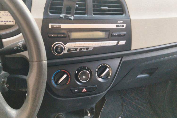 Used CHANGAN OSHAN Olisway 2015 1.2L Manual Enjoyment Model Audio And AC Panel