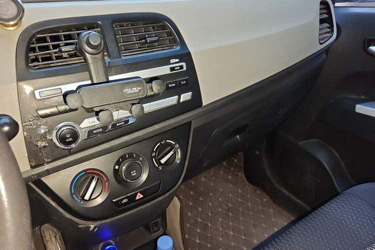 Used CHANGAN OSHAN Olisway 2015 1.2L Manual Enjoyment Model Audio And AC Panel