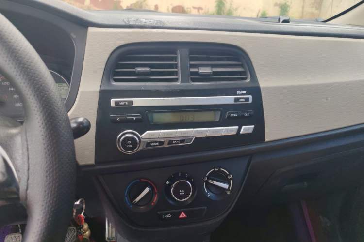 Used CHANGAN OSHAN Olisway 2015 1.2L Manual Enjoyment Model Audio And AC Panel