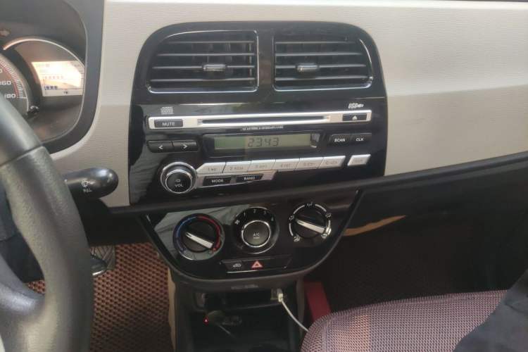 Used CHANGAN OSHAN Olisway 2015 1.2L Manual Enjoyment Model Audio And AC Panel