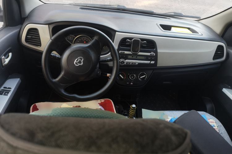 Used CHANGAN OSHAN Olisway 2015 1.2L Manual Enjoyment Model Center Console