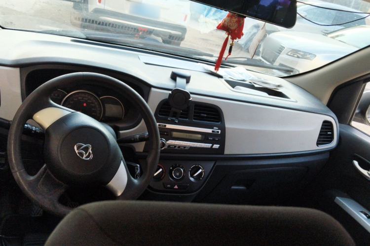 Used CHANGAN OSHAN Olisway 2015 1.2L Manual Enjoyment Model Center Console