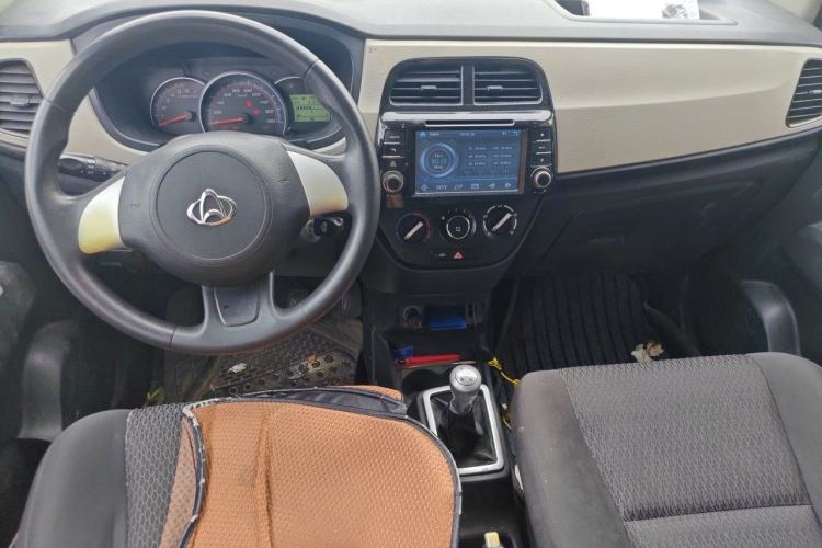 Used CHANGAN OSHAN Olisway 2015 1.2L Manual Enjoyment Model Center Console
