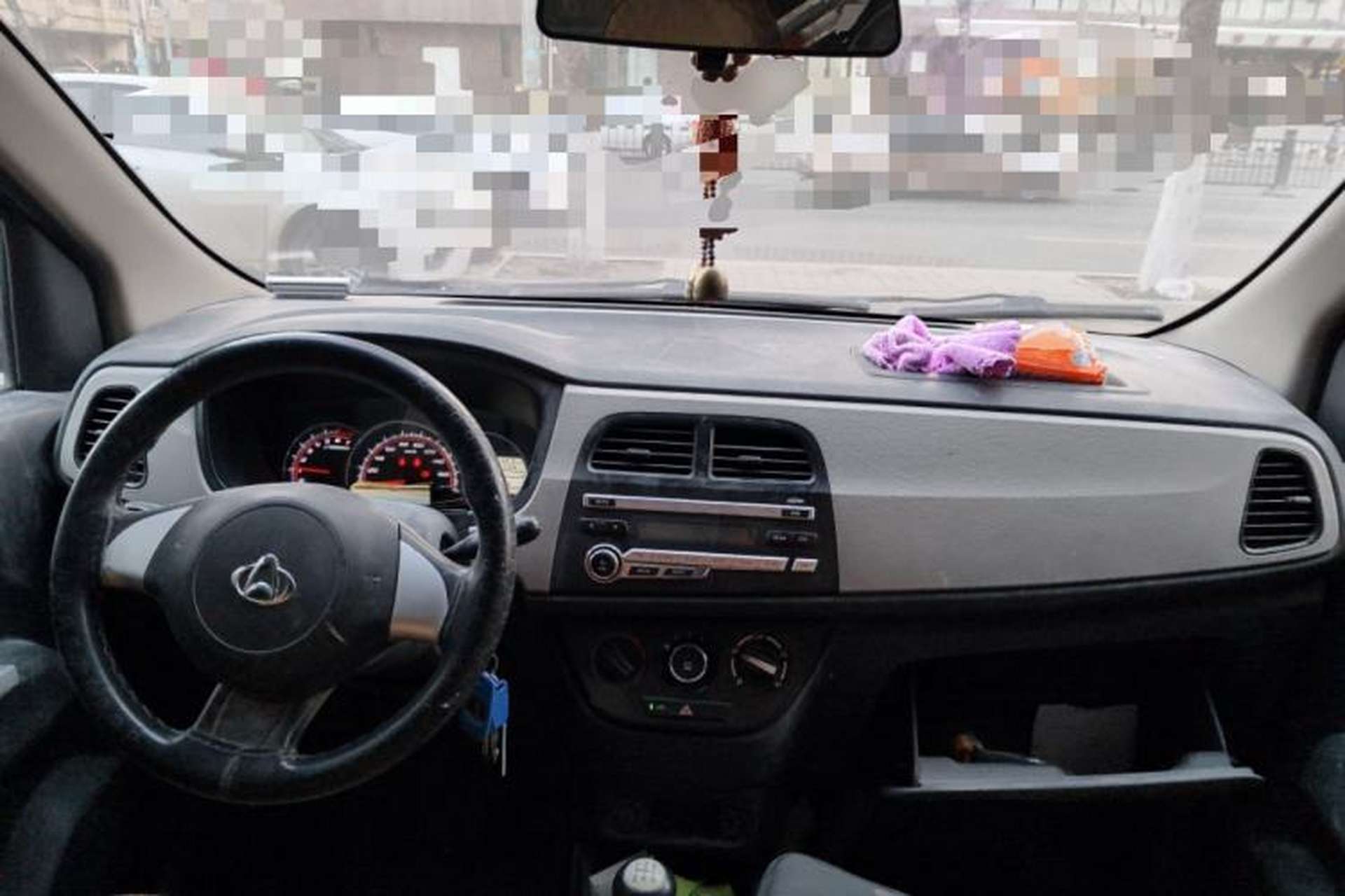 Used CHANGAN OSHAN Olisway 2015 1.2L Manual Enjoyment Model Center Console