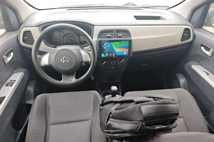 Used CHANGAN OSHAN Olisway 2015 1.2L Manual Enjoyment Model Center Console