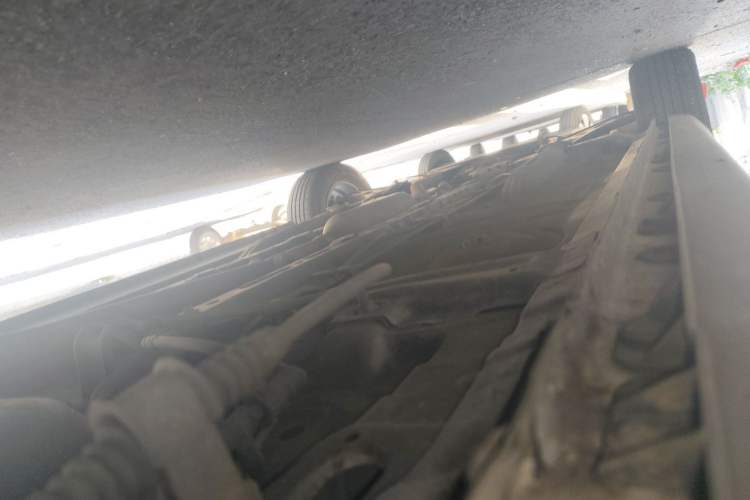 Used CHANGAN OSHAN Olisway 2015 X6 1.4L Manual Mount Everest Edition Chassis Rear Left