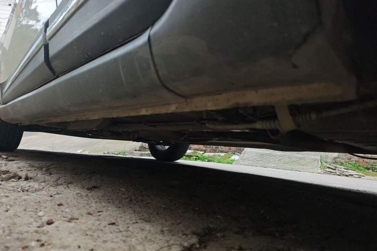 Used CHANGAN OSHAN Olisway 2015 X6 1.4L IMT Flagship Edition Chassis Rear Left