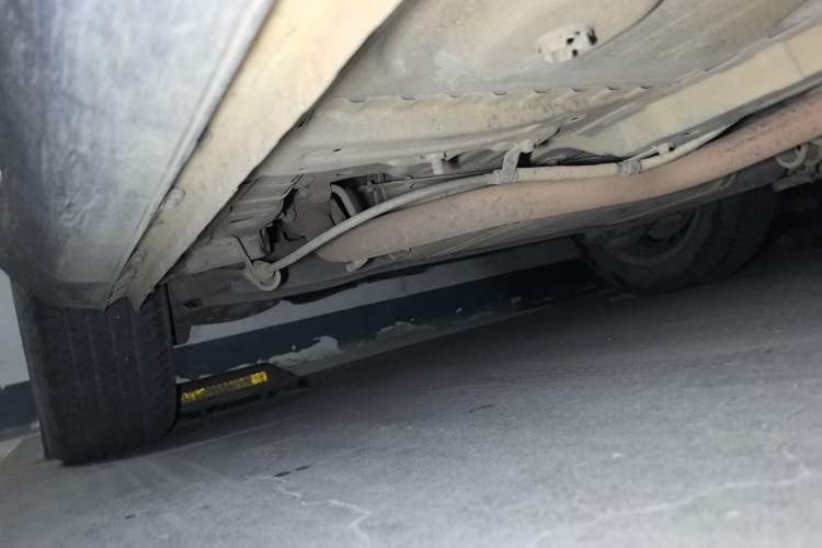 Used CHANGAN OSHAN Olisway 2015 X6 1.4L Manual Mount Everest Edition Chassis Rear Right