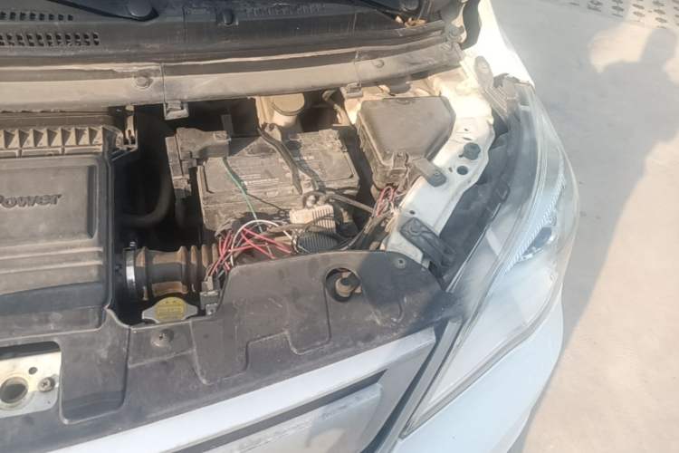 Used CHANGAN OSHAN Olisway 2015 1.2L Manual Enjoyment Model Engine Bay Left