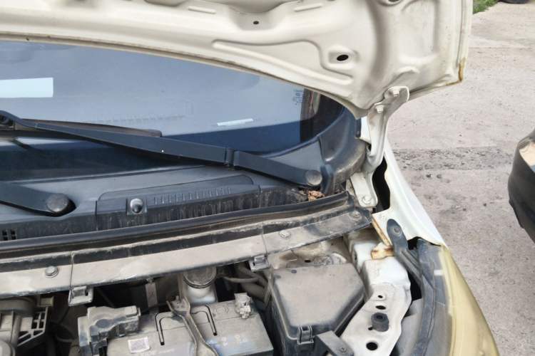 Used CHANGAN OSHAN Olisway 2015 1.2L Manual Enjoyment Model Engine Bay Left